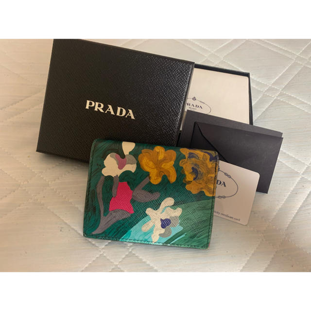 prada flower wallet