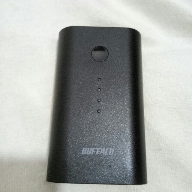 Buffalo(バッファロー)のモバイルバッテリー6700mAh スマホ/家電/カメラのスマートフォン/携帯電話(バッテリー/充電器)の商品写真