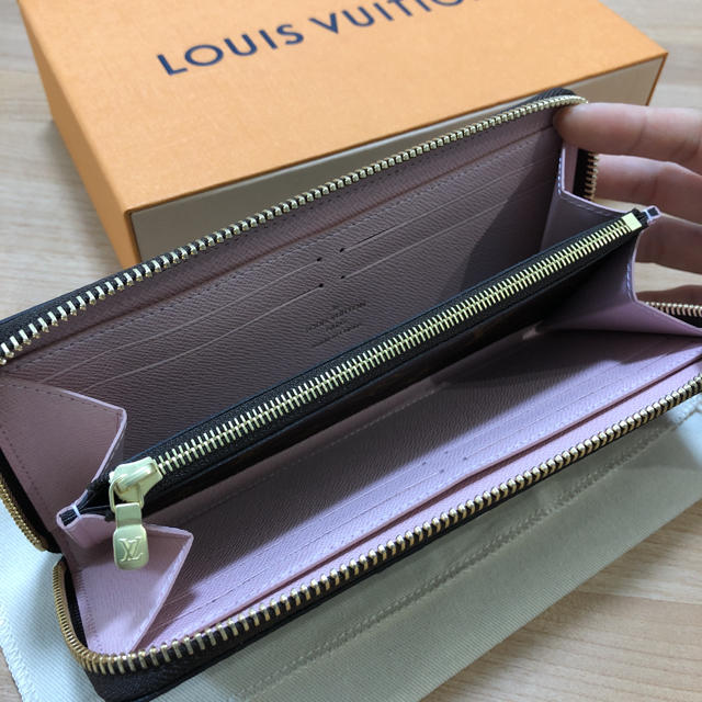 LOUIS VUITTON(ルイヴィトン)の**様専用 新品 ルイヴィトン モノグラム 長財布 ポルトフォイユ クレマンス  レディースのファッション小物(財布)の商品写真