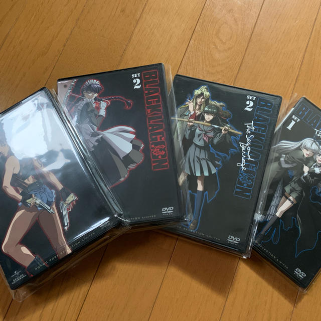 小学館(ショウガクカン)のBLACK LAGOON SET DVD 一期と二期 全２４話  １２枚組 エンタメ/ホビーのDVD/ブルーレイ(アニメ)の商品写真