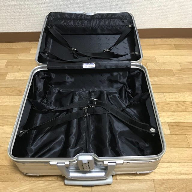 RIMOWA(リモワ)の【ぱぽ様専用】RIMOWA リモワ トパーズ 28L ビジネストロリー メンズのバッグ(トラベルバッグ/スーツケース)の商品写真