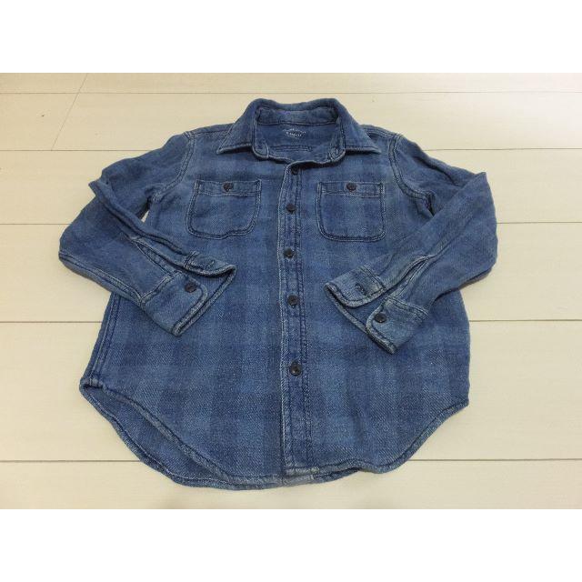 GAP Kids(ギャップキッズ)のデニム風長袖シャツ　130　GAP キッズ/ベビー/マタニティのキッズ服男の子用(90cm~)(ブラウス)の商品写真