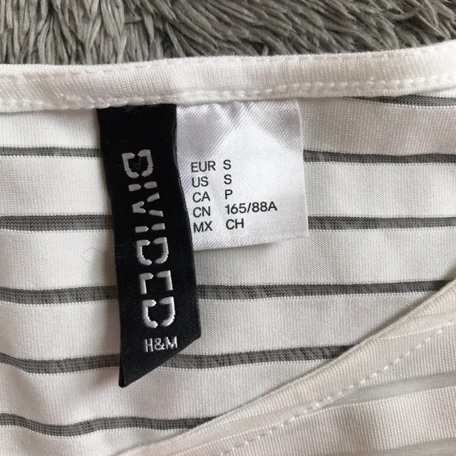 H&M(エイチアンドエム)のH＆M クロップトップス ボーダー レディースのトップス(Tシャツ(長袖/七分))の商品写真