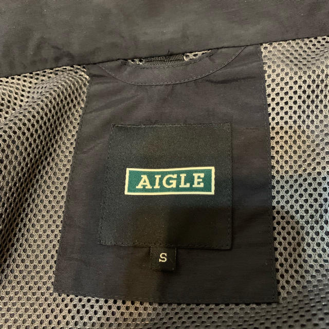AIGLE(エーグル)のAIGLE (エーグル)パーカー(Sサイズ-日本サイズはM〜L)男性／女性 メンズのジャケット/アウター(マウンテンパーカー)の商品写真