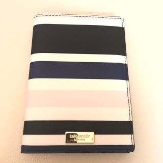 ケイトスペードニューヨーク(kate spade new york)の☆ケイトスペード パスポートケース新品☆(旅行用品)