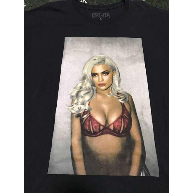 Kylie Cosmetics(カイリーコスメティックス)のカイリージェンナー kylie jenner Lサイズ ブラック レディースのトップス(Tシャツ(半袖/袖なし))の商品写真