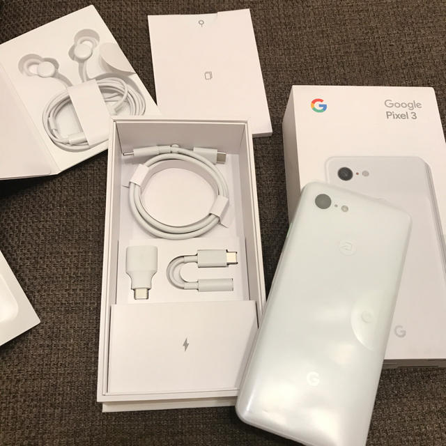 ANDROID(アンドロイド)のGoogle Pixel3 64GB 白 ワイヤレス充電  フィルム付き スマホ/家電/カメラのスマートフォン/携帯電話(スマートフォン本体)の商品写真