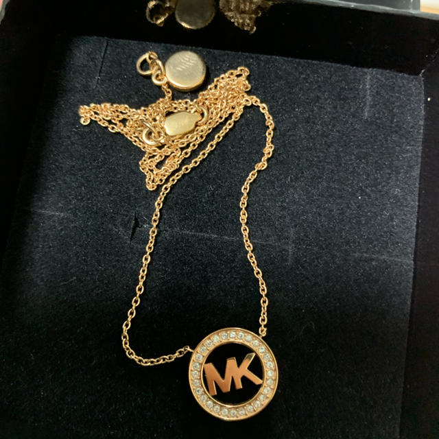 Michael Kors(マイケルコース)のMICHEAL KORS ピンクゴールドネックレス レディースのアクセサリー(ネックレス)の商品写真