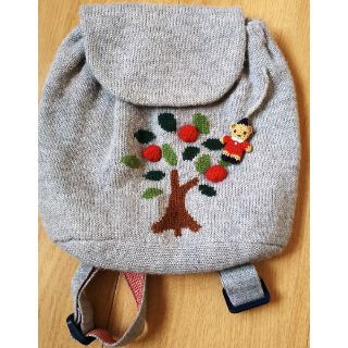 ファミリア(familiar)のfamiliar ニット リュック リアちゃん 刺繍 レア(リュックサック)