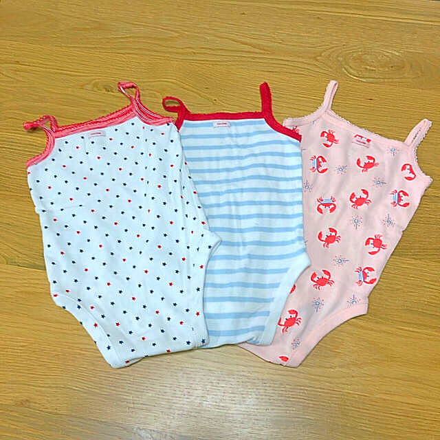 babyGAP(ベビーギャップ)の美品♡baby GAP 女の子 キャミ まとめ売り♡3-6m  キッズ/ベビー/マタニティのベビー服(~85cm)(タンクトップ/キャミソール)の商品写真