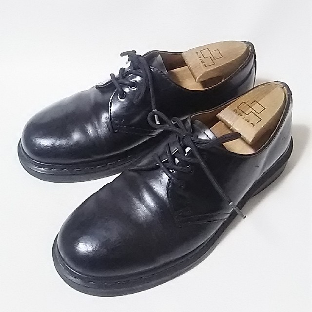 Dr.Martens(ドクターマーチン)の
王道デザイン!ドクターマーチン高級3ホールローファー人気の黒ビンテージ！


 レディースの靴/シューズ(ローファー/革靴)の商品写真