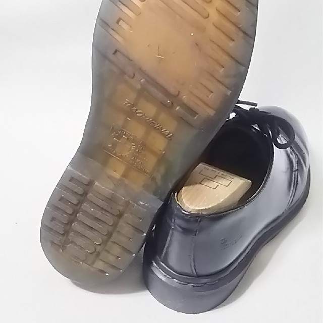 Dr.Martens(ドクターマーチン)の
王道デザイン!ドクターマーチン高級3ホールローファー人気の黒ビンテージ！


 レディースの靴/シューズ(ローファー/革靴)の商品写真