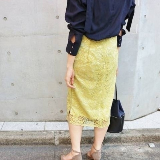 IENA(イエナ)のイエナ　コードレーススカート　40 イエロー レディースのスカート(ひざ丈スカート)の商品写真