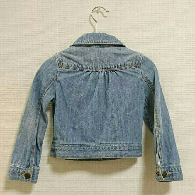 babyGAP(ベビーギャップ)のGAP baby デニムジャケット 95㎝ 美品 キッズ/ベビー/マタニティのキッズ服女の子用(90cm~)(ジャケット/上着)の商品写真