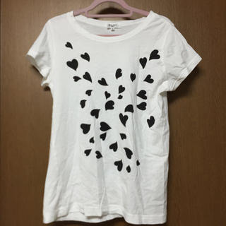 ナチュラルビューティーベーシック(NATURAL BEAUTY BASIC)のハートモノトーン 白Tシャツ(Tシャツ(半袖/袖なし))