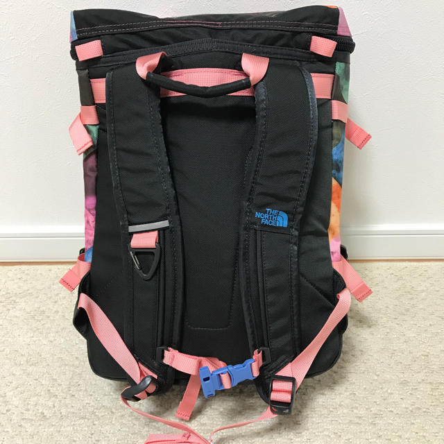 THE NORTH FACE(ザノースフェイス)のTHE NORTH FACE  ダブルテイクプリント リュック 限定 レディースのバッグ(リュック/バックパック)の商品写真