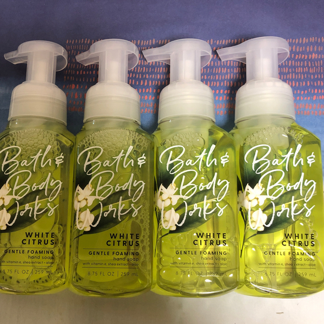 Bath & Body Works(バスアンドボディーワークス)の泡 フォーミングハンドソープ4本セット コスメ/美容のボディケア(ボディソープ/石鹸)の商品写真