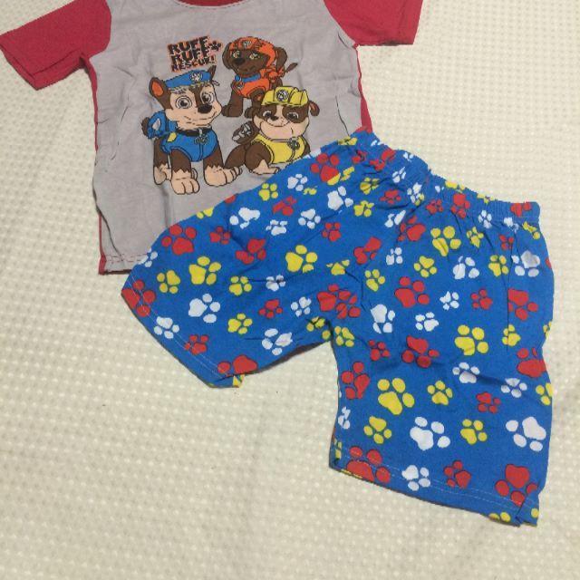 パウパトロール 子供服 130 男の子 パジャマ セットアップ 上下セット 新品 キッズ/ベビー/マタニティのキッズ服男の子用(90cm~)(Tシャツ/カットソー)の商品写真