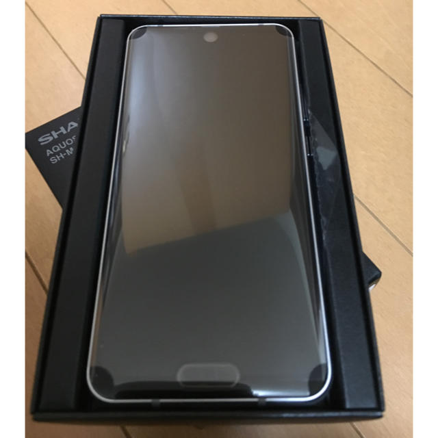 新品未使用】SHARP AQUOS R2 compact SH-M09 白 新品未使用】SHARP AQUOS R2 compact SH-M09 白