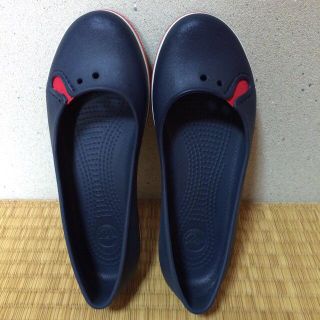 クロックス(crocs)のcrocsネイビーシューズ(その他)