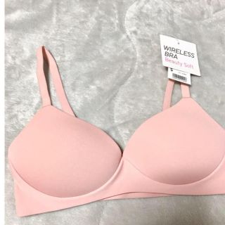 ユニクロ(UNIQLO)の【新品未使用】完売品・ユニクロ   ワイヤレスブラ  Pink   S(ブラ)