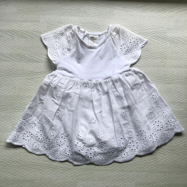 H&M(エイチアンドエム)のH&M  BABY 女の子 ワンピース 60 キッズ/ベビー/マタニティのベビー服(~85cm)(ワンピース)の商品写真