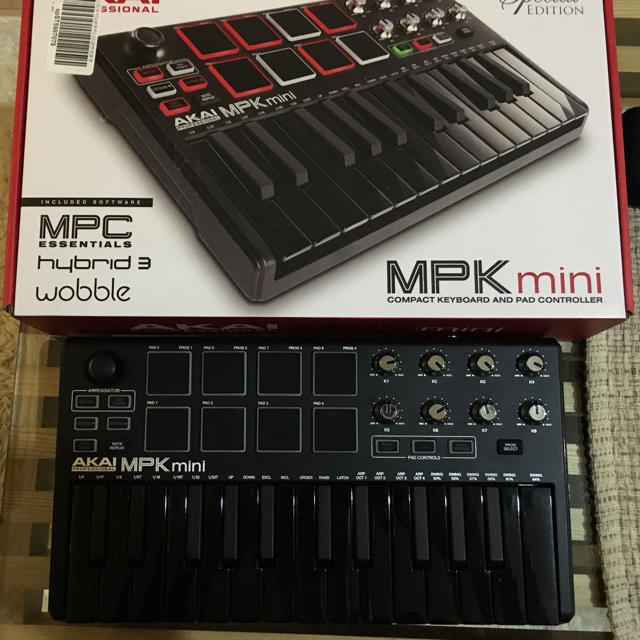 AKAI MPK Mini MK2 ブラック【数量限定版】 楽器のDTM/DAW(MIDIコントローラー)の商品写真