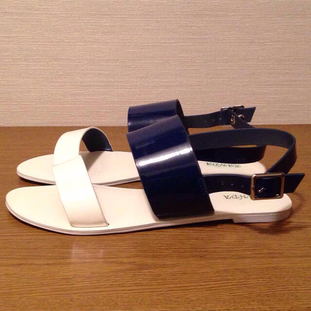 RANDA(ランダ)のランダ♡サンダル ホワイト×ネイビー レディースの靴/シューズ(サンダル)の商品写真