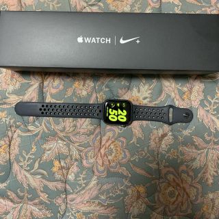 アップルウォッチ(Apple Watch)の極美品！Apple Watch 4 NIKE 44mm cellular (スマートフォン本体)