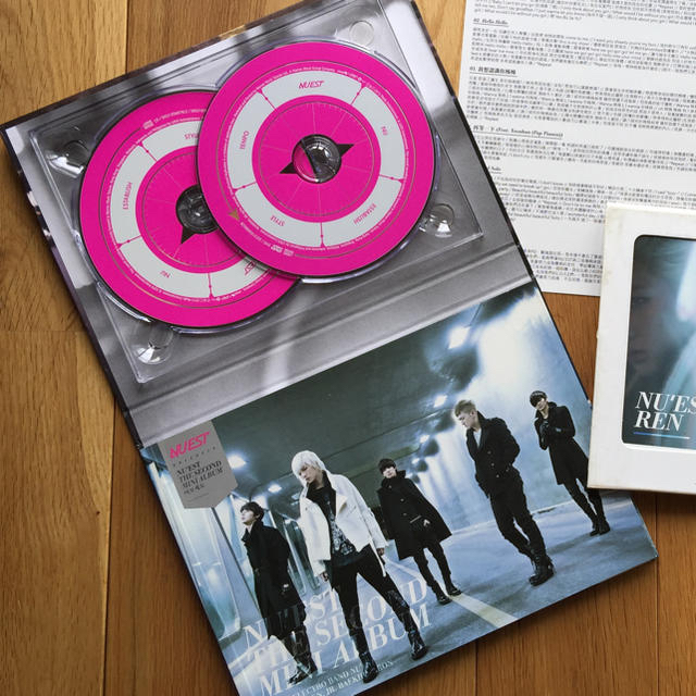 NU'EST 2nd Mini Album - ヨボセヨ 特典フォトカード付き エンタメ/ホビーのCD(K-POP/アジア)の商品写真