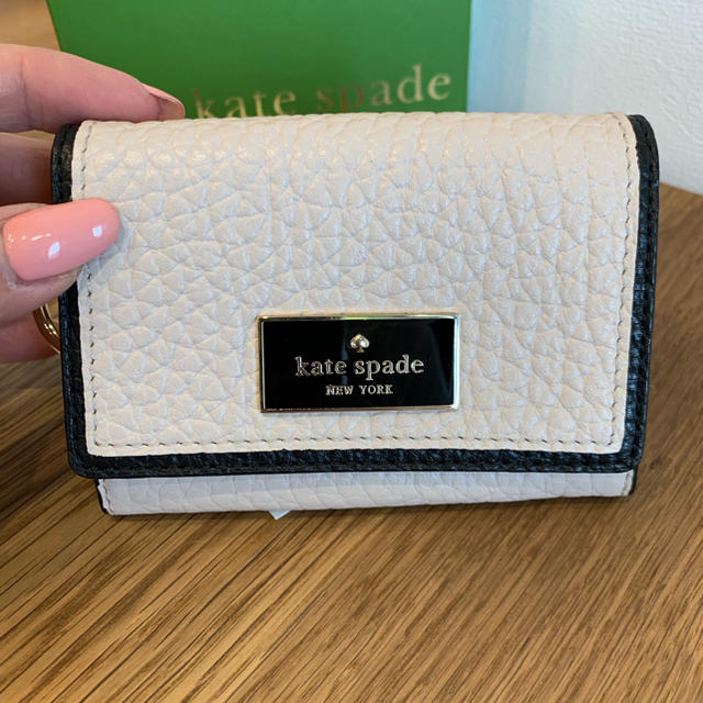 kate spade new york(ケイトスペードニューヨーク)のhappyさま専用★ケイトスペード ベージュ ブラック 新品 正規品 レディースのファッション小物(コインケース)の商品写真