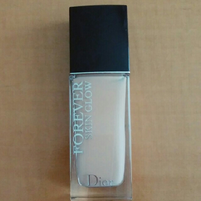 Dior☆ディオールスキン フォーエバーフルイドグロウ　1N