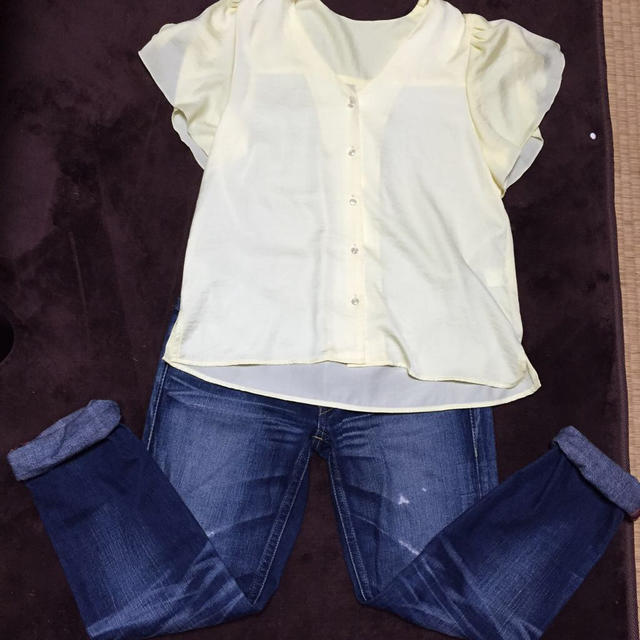 GU(ジーユー)のフリル袖ブラウス レディースのトップス(シャツ/ブラウス(半袖/袖なし))の商品写真