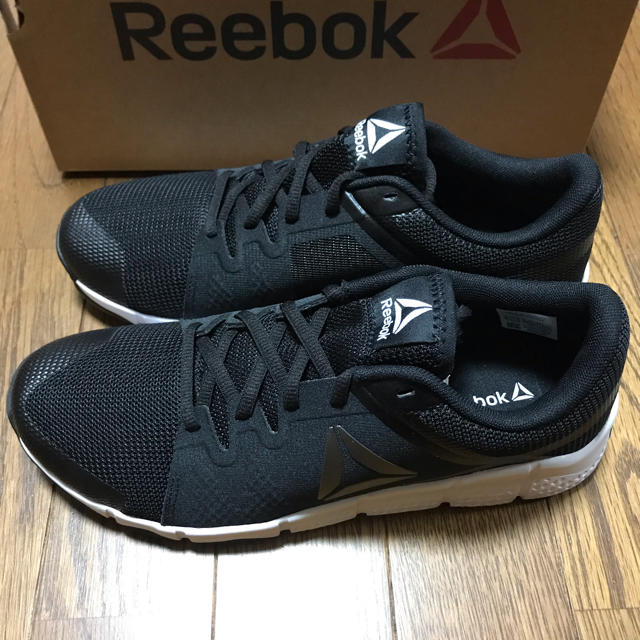 Reebok(リーボック)の新品未使用 リーボック トレーニングシューズ ブラック 25.5cm スポーツ/アウトドアのランニング(シューズ)の商品写真