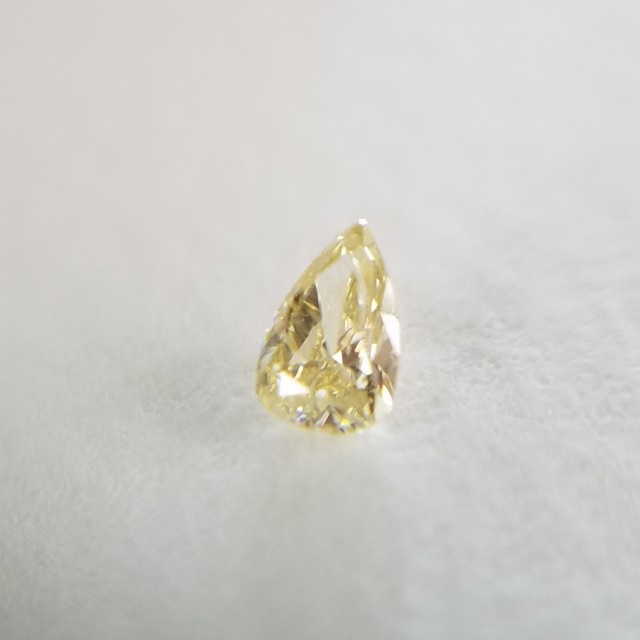 0.115 ct 天然 イエロー ダイヤモンド 未ソーティング