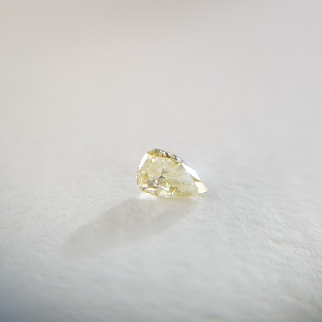 0.115 ct 天然 イエロー ダイヤモンド 未ソーティング レディースのアクセサリー(ネックレス)の商品写真
