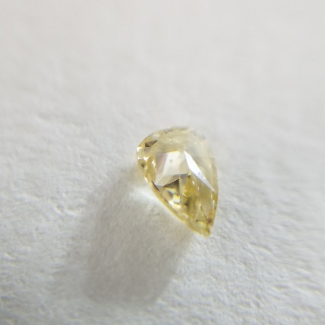 0.115 ct 天然 イエロー ダイヤモンド 未ソーティング レディースのアクセサリー(ネックレス)の商品写真