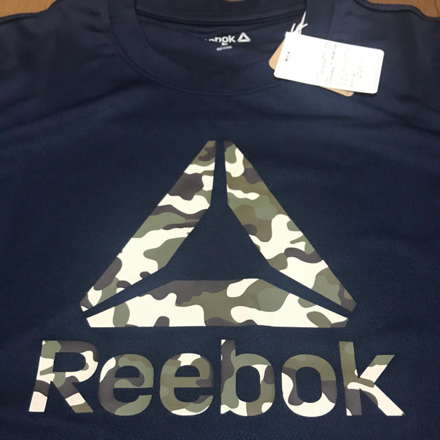 Reebok(リーボック)の新品未使用 リーボック トレーニング Tシャツ 紺 Lサイズ メンズのトップス(Tシャツ/カットソー(半袖/袖なし))の商品写真