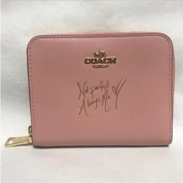 セレーナゴメス COACH 財布