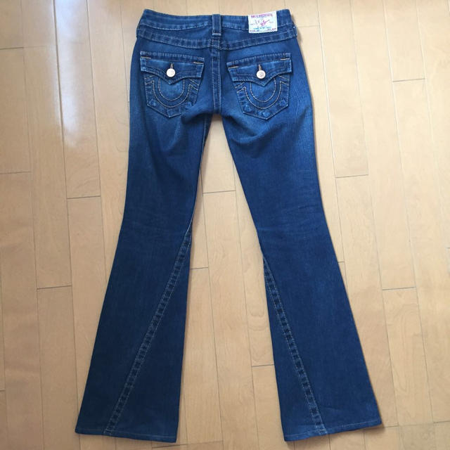 True Religion(トゥルーレリジョン)のトゥルーレリジョン　デニム　美品 レディースのパンツ(デニム/ジーンズ)の商品写真