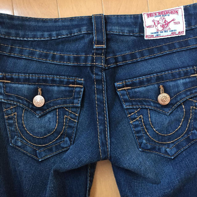 True Religion(トゥルーレリジョン)のトゥルーレリジョン　デニム　美品 レディースのパンツ(デニム/ジーンズ)の商品写真