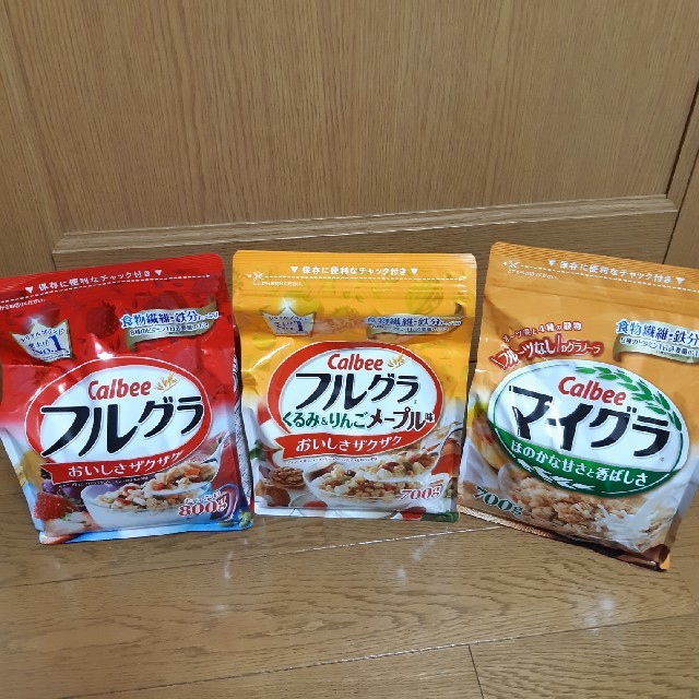 カルビー(カルビー)のカルビー　フルグラ 食品/飲料/酒の食品(その他)の商品写真