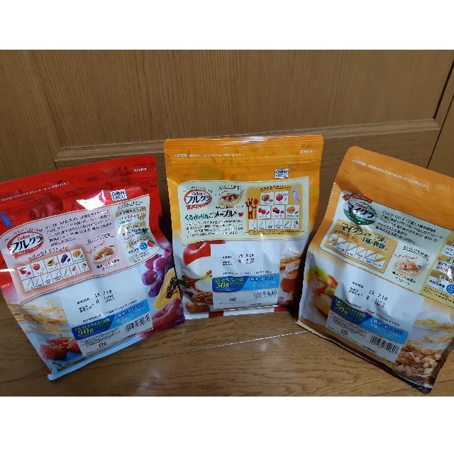 カルビー(カルビー)のカルビー　フルグラ 食品/飲料/酒の食品(その他)の商品写真