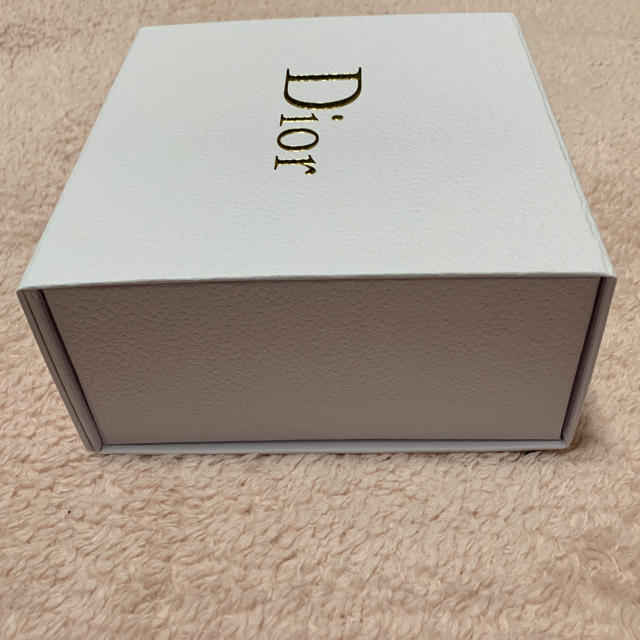 Dior(ディオール)のDior ギフトボックス コスメ/美容のコスメ/美容 その他(その他)の商品写真