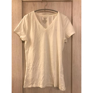 ジーユー(GU)のGU オフホワイト vネック Tシャツ(Tシャツ(半袖/袖なし))