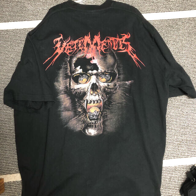 VETEMENTS metal print T Mサイズ