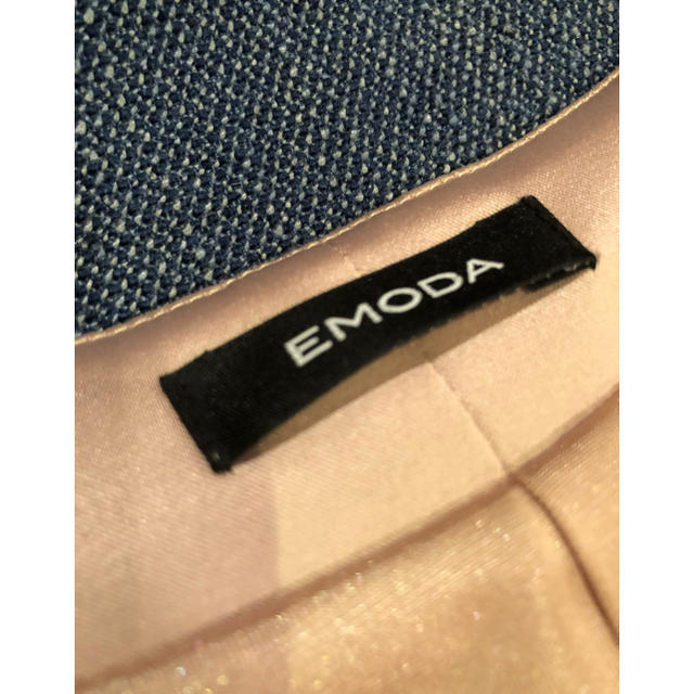 EMODA(エモダ)のEMODA ベージュ サテン ワンピース エモダ レディースのワンピース(ミニワンピース)の商品写真