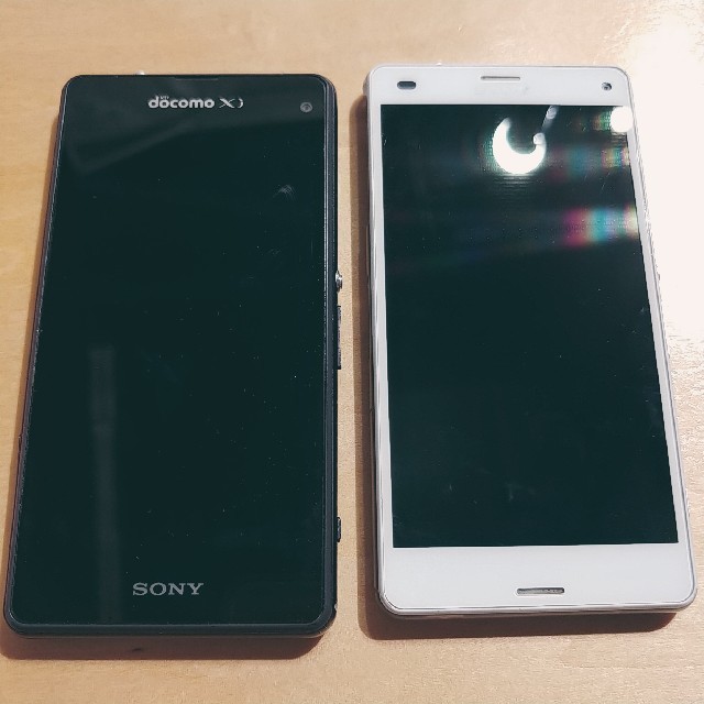 SONY(ソニー)のSO-02G SO-04F ジャンク セット ドコモ Xperia A2 Z3 スマホ/家電/カメラのスマートフォン/携帯電話(スマートフォン本体)の商品写真