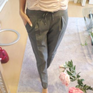 ベネトン(BENETTON)のSALE美品⭐楽チン美脚キレイ目パンツ⭐(カジュアルパンツ)