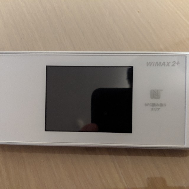 au(エーユー)のUQ　WiMAX2 Ｗ05　保護フィルム付 スマホ/家電/カメラのPC/タブレット(PC周辺機器)の商品写真